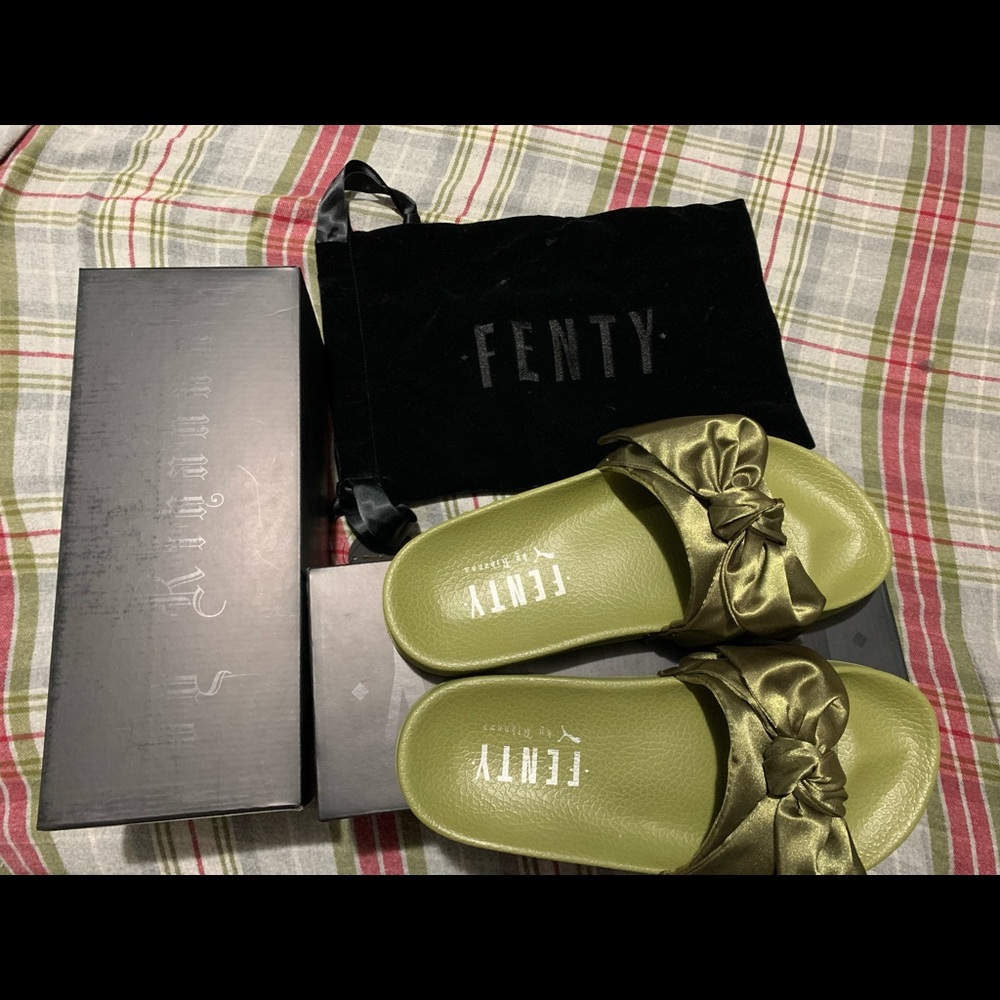 brand new olive fenty bow slides